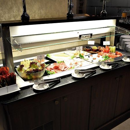 Premier Palace Spa Hotel Bukareszt Zewnętrze zdjęcie A salad bar