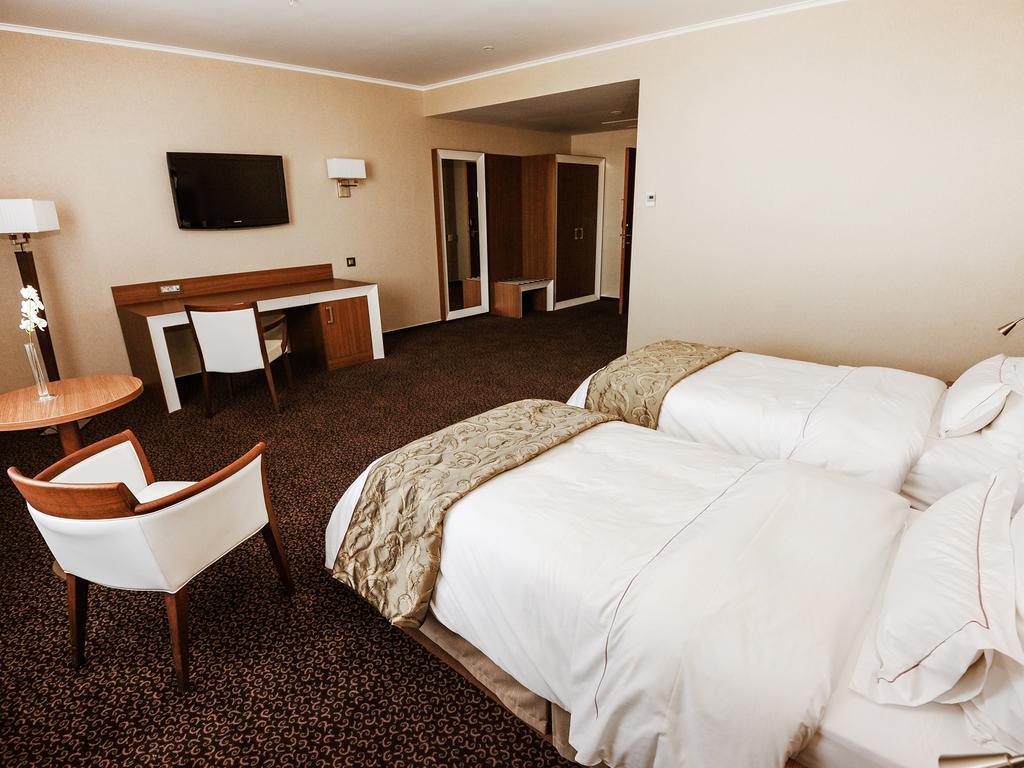 Premier Palace Spa Hotel Bukareszt Zewnętrze zdjęcie A room at the hotel