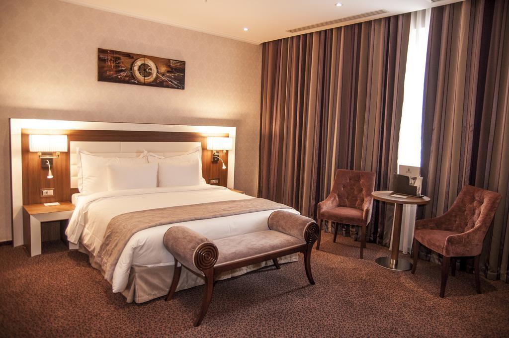 Premier Palace Spa Hotel Bukareszt Zewnętrze zdjęcie A room at the hotel
