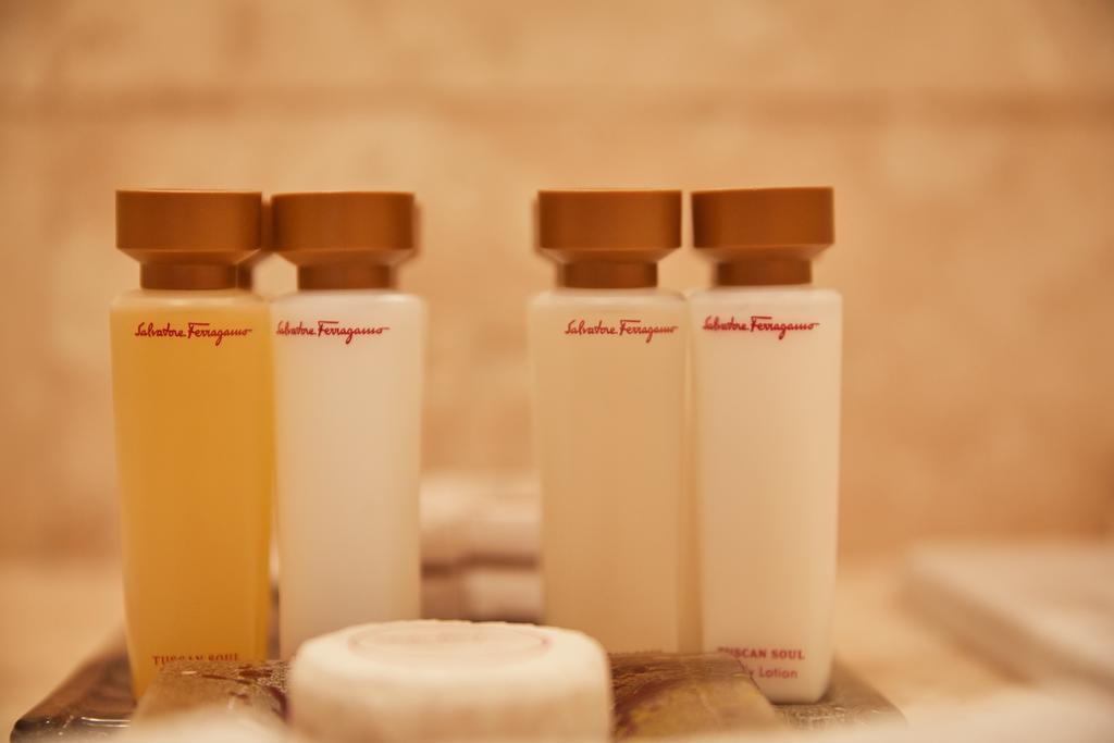 Premier Palace Spa Hotel Bukareszt Zewnętrze zdjęcie Salvatore Ferragamo amenities