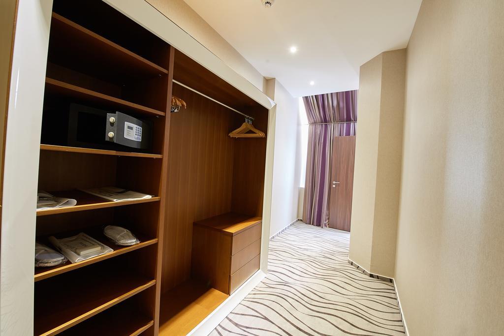 Premier Palace Spa Hotel Bukareszt Zewnętrze zdjęcie A room at the hotel