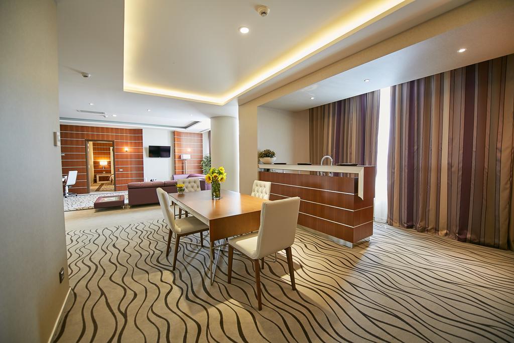 Premier Palace Spa Hotel Bukareszt Zewnętrze zdjęcie A suite at the hotel