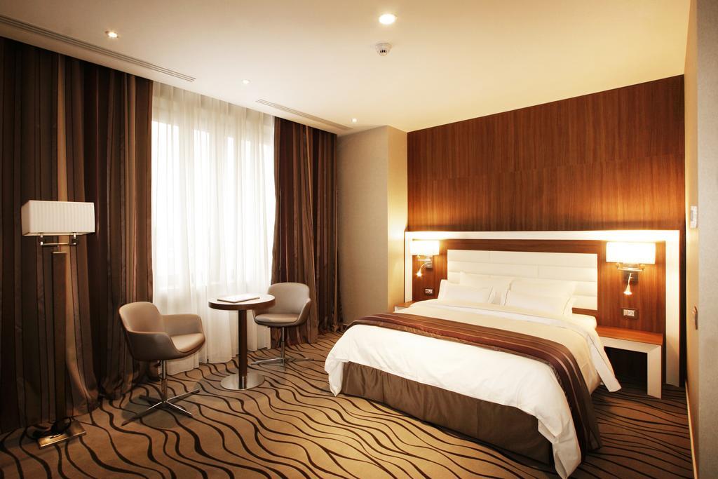 Premier Palace Spa Hotel Bukareszt Zewnętrze zdjęcie A room at the hotel