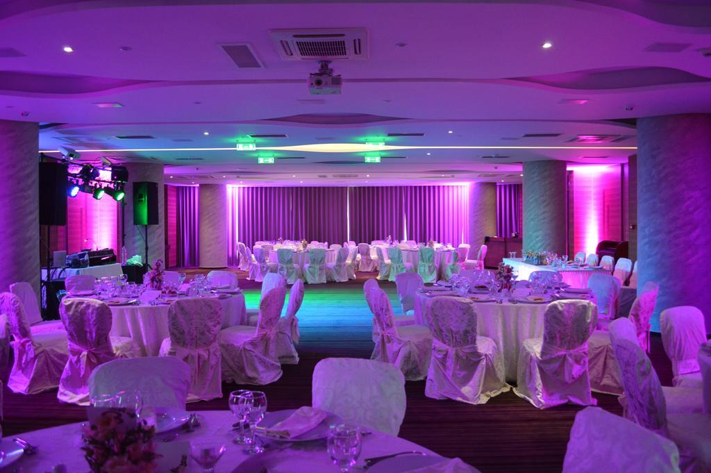 Premier Palace Spa Hotel Bukareszt Zewnętrze zdjęcie A wedding reception