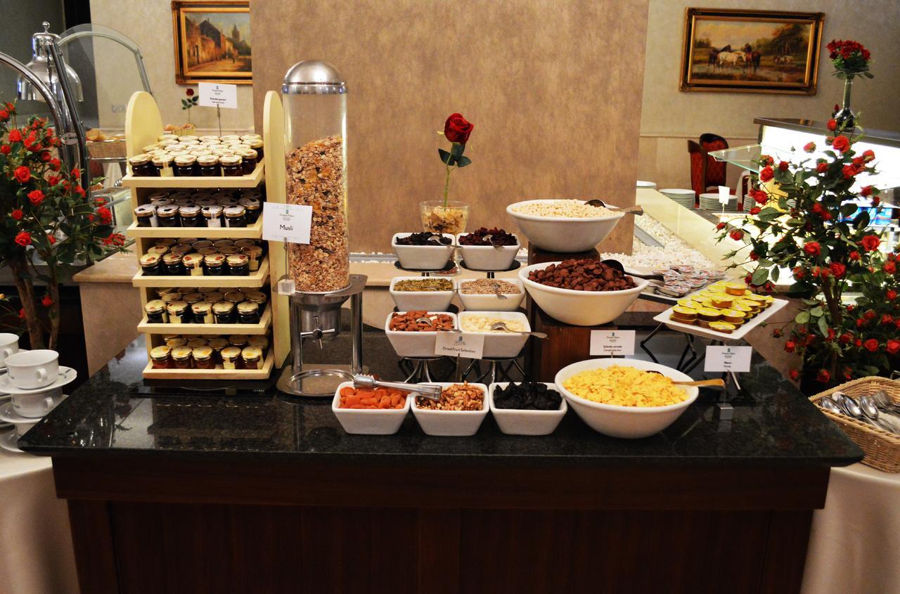 Premier Palace Spa Hotel Bukareszt Zewnętrze zdjęcie A breakfast buffet